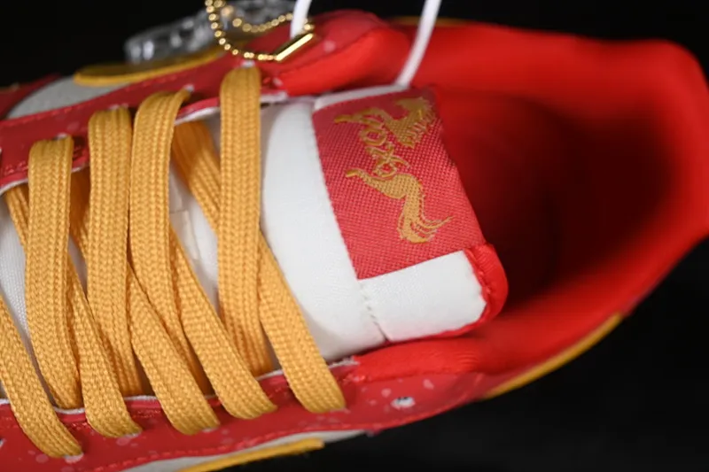 All Categories Nk Air Force 1 Air Force Series Nk Air Force 1 Low Air Force Low Nike Air Force 1'07 Low Limited Edition for the Year of the Horse White, Red and Gold Splashed Ink Air Force 1 Low-top Casual Sneakers DF0188-131